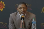 比尔：我和布克都能发起和终结 所以不会区分谁打控卫谁打分卫