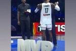 詹姆斯祝贺施罗德当选男篮世界杯MVP：太棒了！🙌🏾👏🏾